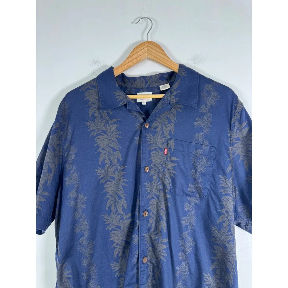 Levis embrace relaxed